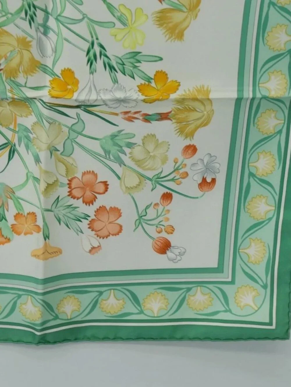 HERMES Carre 90 Scarf 